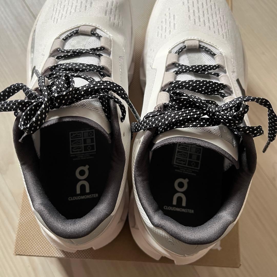 新品 On クラウドモンスター ホワイト 24cm