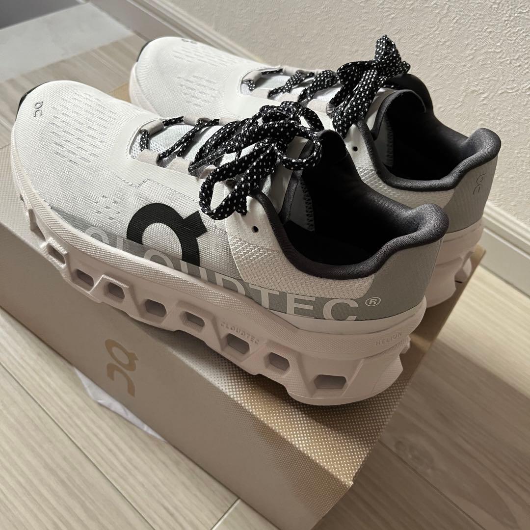 新品 On クラウドモンスター ホワイト 24cm