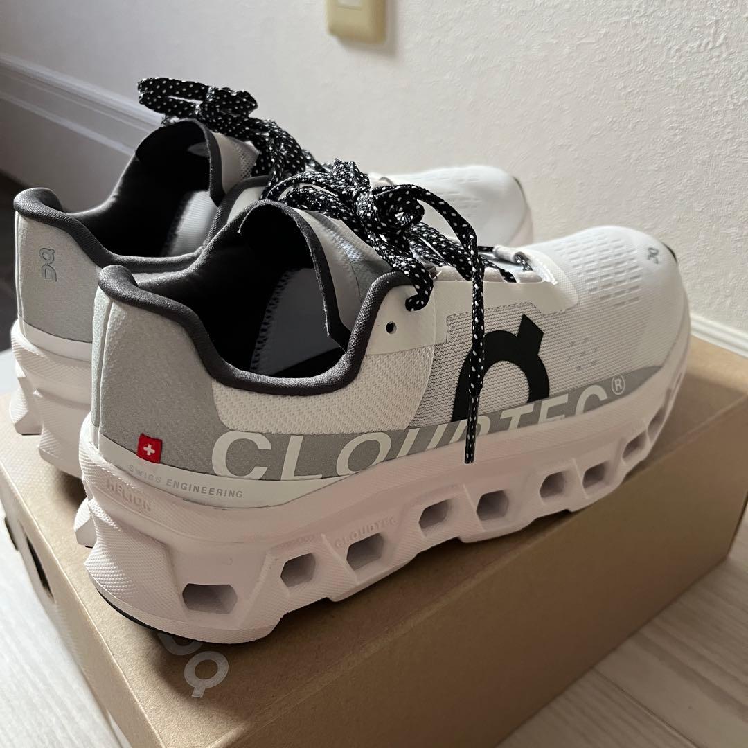 新品 On クラウドモンスター ホワイト 24cm