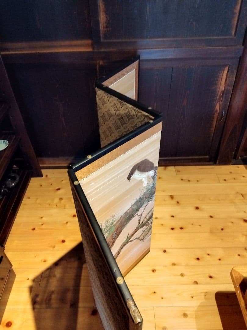 松の木と鳥の四つ折り屏風