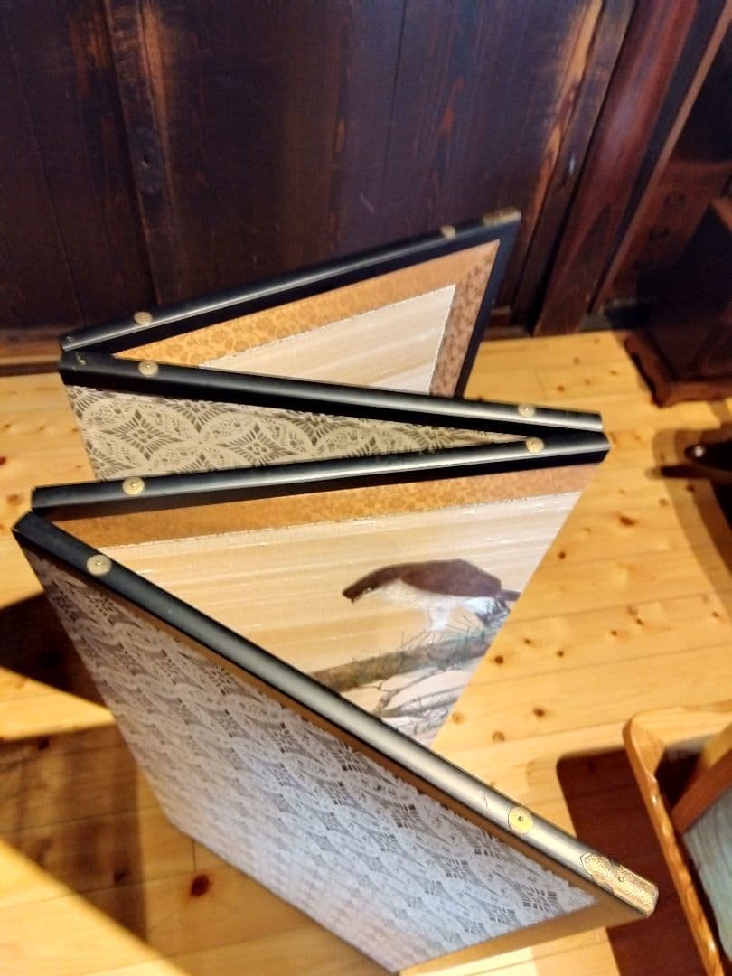 松の木と鳥の四つ折り屏風