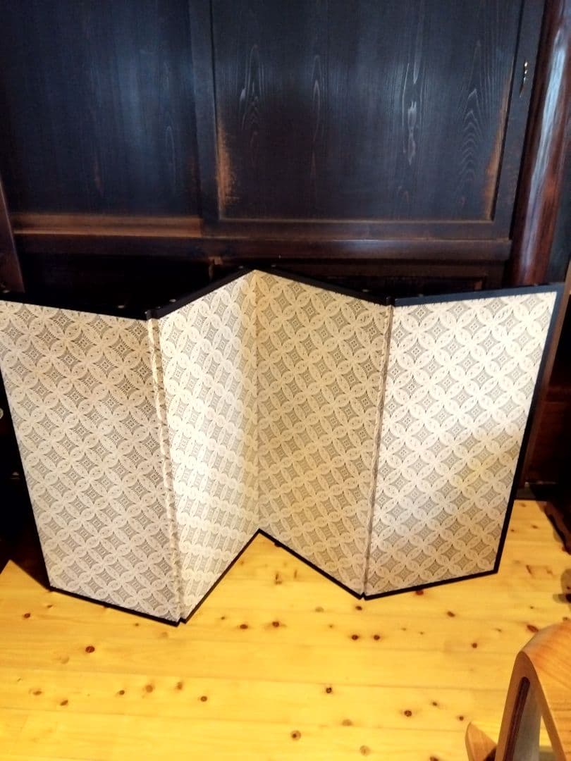 松の木と鳥の四つ折り屏風