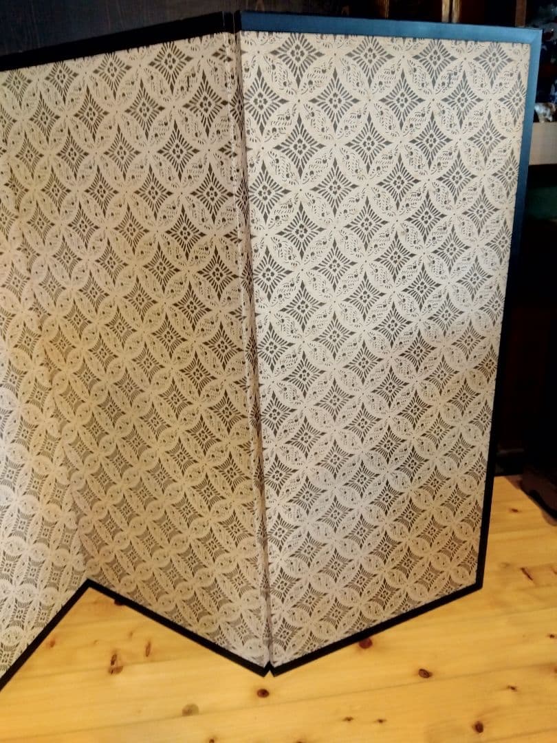 松の木と鳥の四つ折り屏風