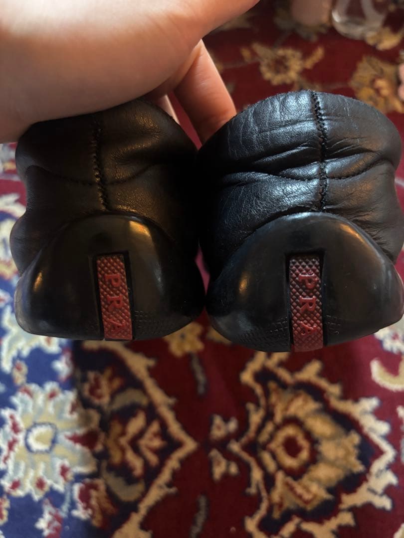 プラダスポーツ　ブラックレザー ローファー