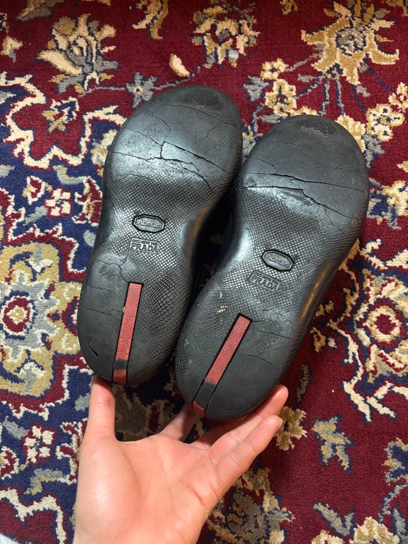 プラダスポーツ　ブラックレザー ローファー