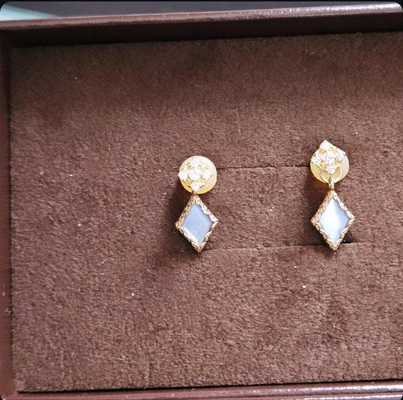 ◆agete【未使用】ピアスチャーム K10 ミル打ち シェル 菱形！2,3万