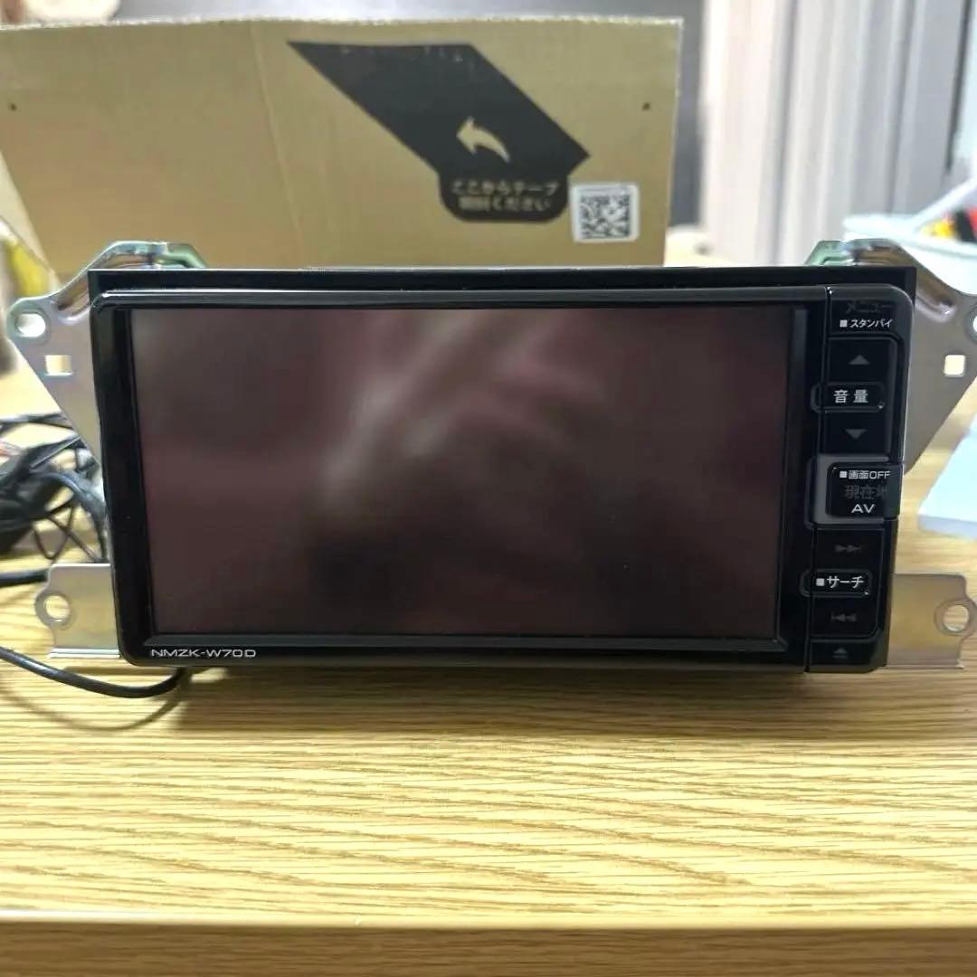 【最終価格】ダイハツ純正ワイドエントリーメモリーナビNMZK-W70D