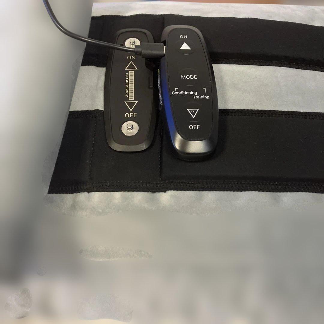 P*ん様 保証書付き！SIXPAD。余り出回らないエクササイズ！巻ける所なら何処