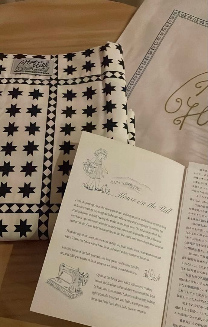 house on the hill トートバッグ