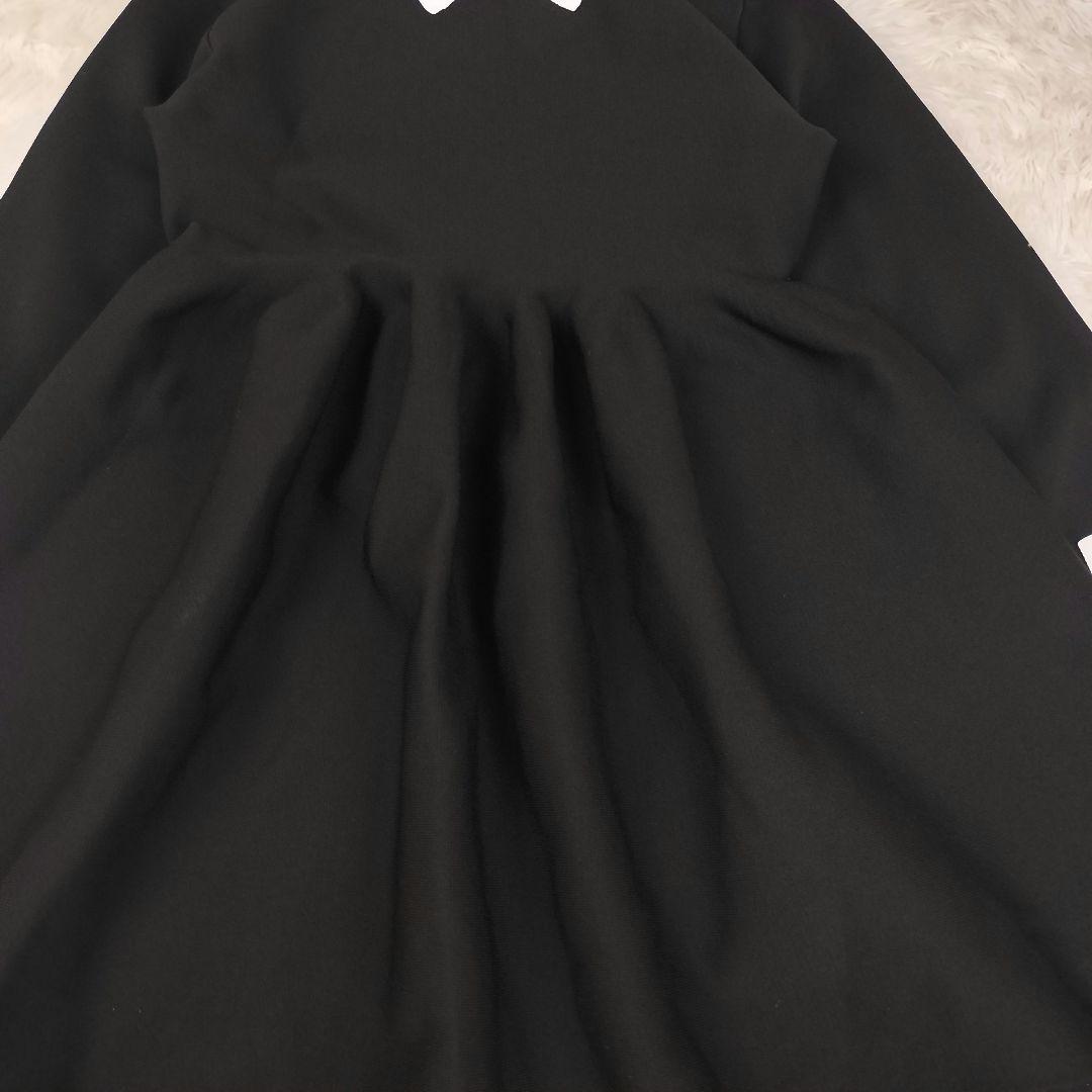 クラシカル 黒ワンピース 白襟×白カフス Aライン フレア スタイル美人