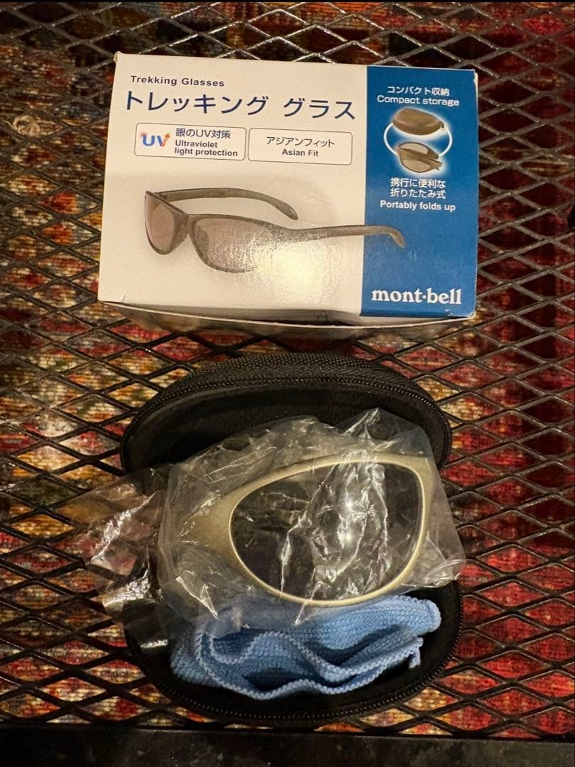mont-bell トレッキンググラス シルバーメタリック×ライトグレー