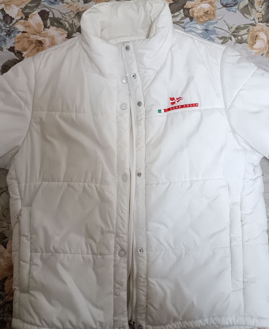 ルナロッサ（PRADAスポーツ）中綿入りジャンパー　ホワイト