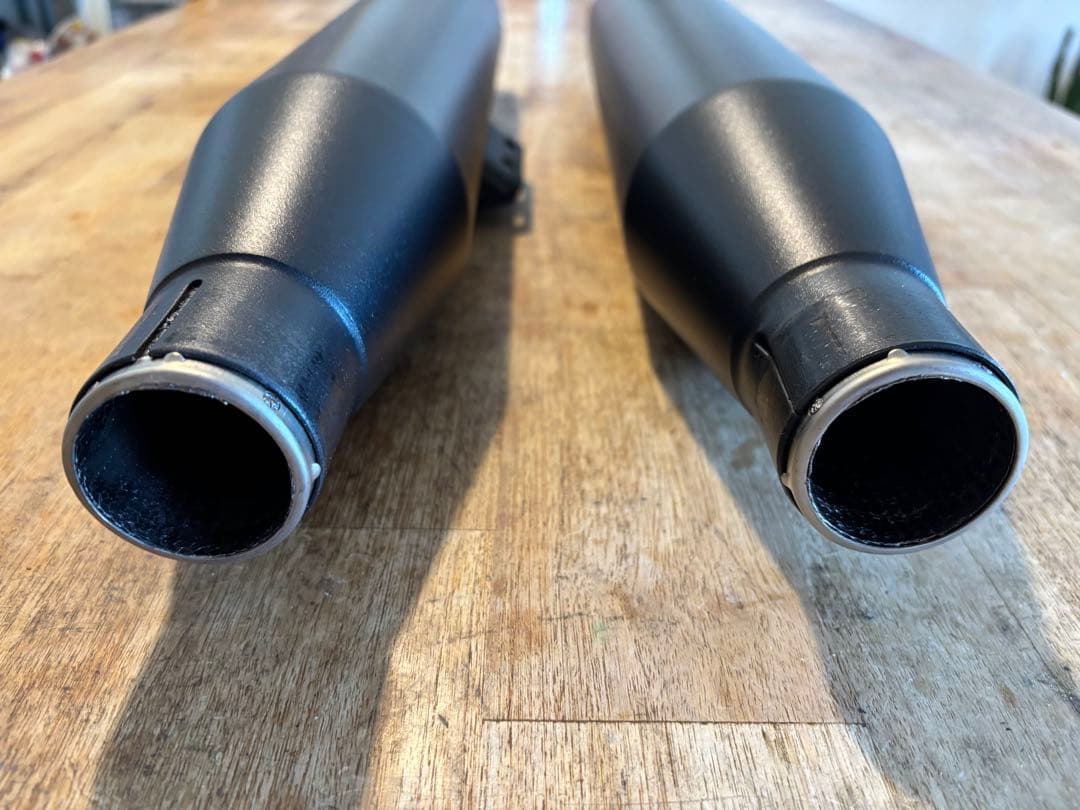 ラインハート 3.5インチ　スリップオンマフラー ブラック　M8 ソフテイル