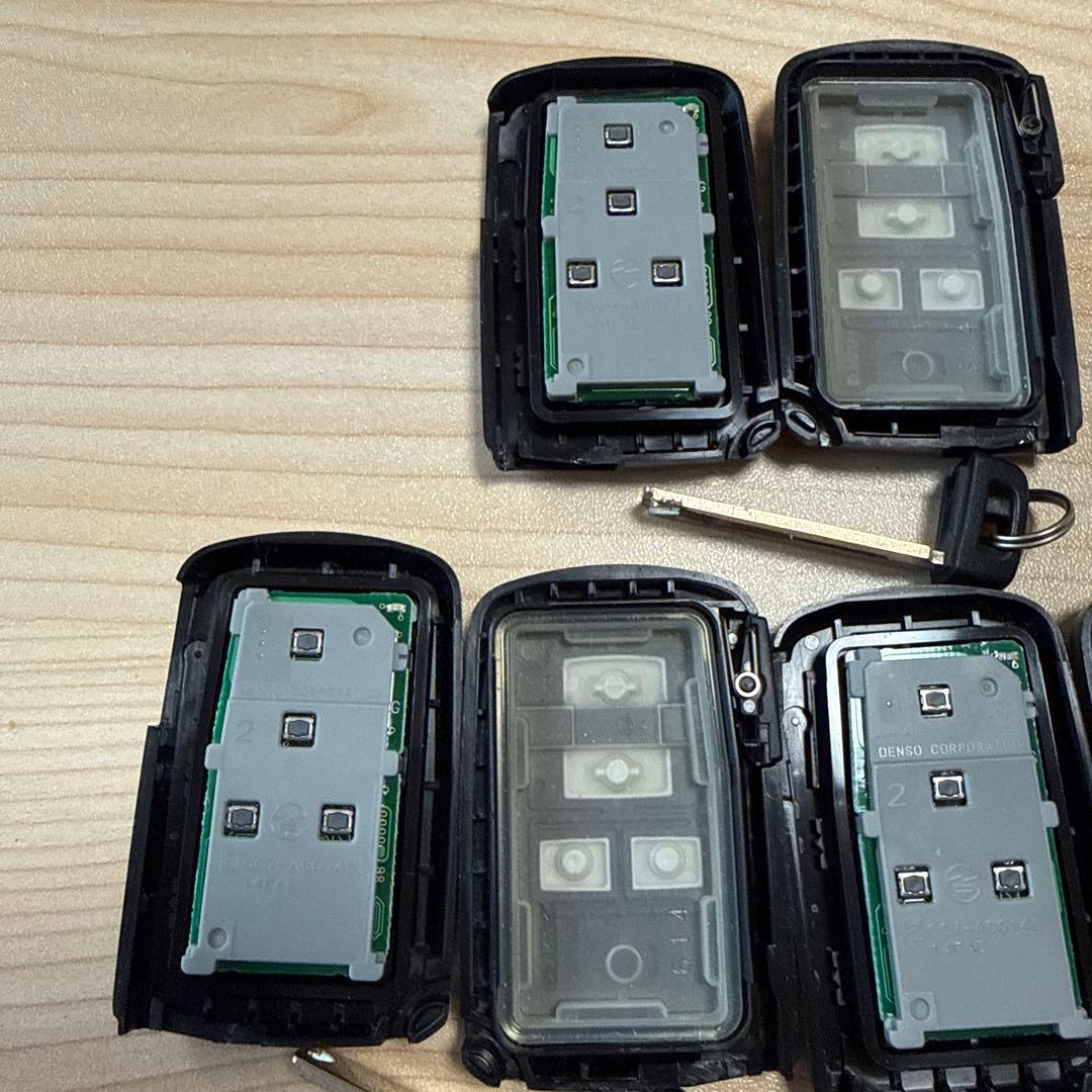 トヨタ純正 アルファード スマートキー (4つボタン) 3個 送料込み