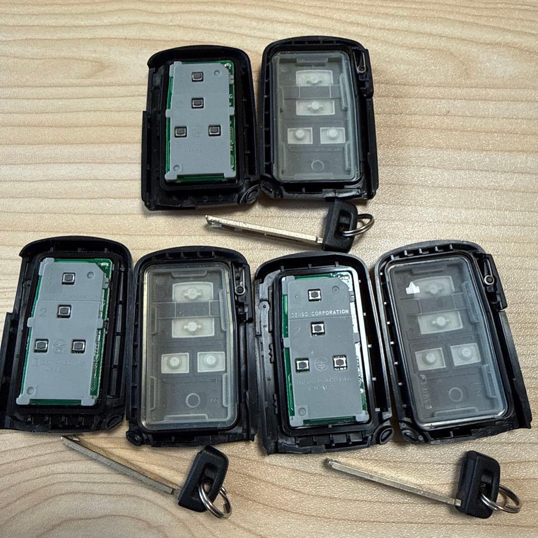 トヨタ純正 アルファード スマートキー (4つボタン) 3個 送料込み