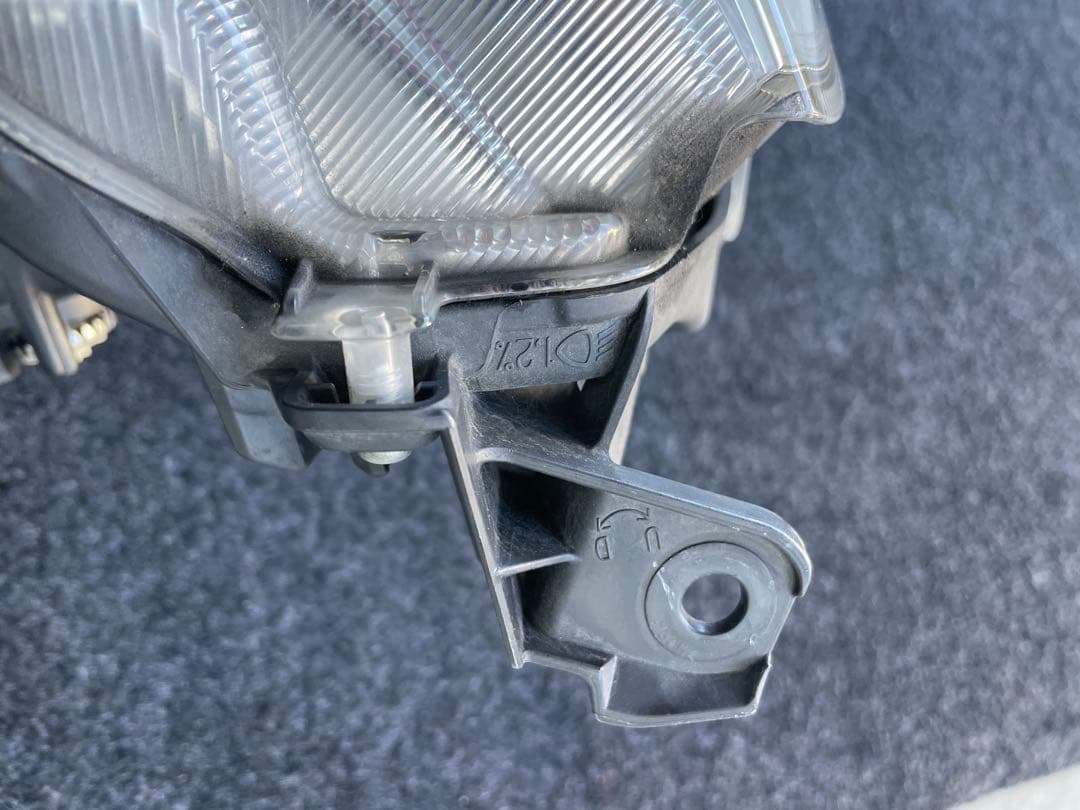 ムーブキャンバス 右ヘッドライト LA800S