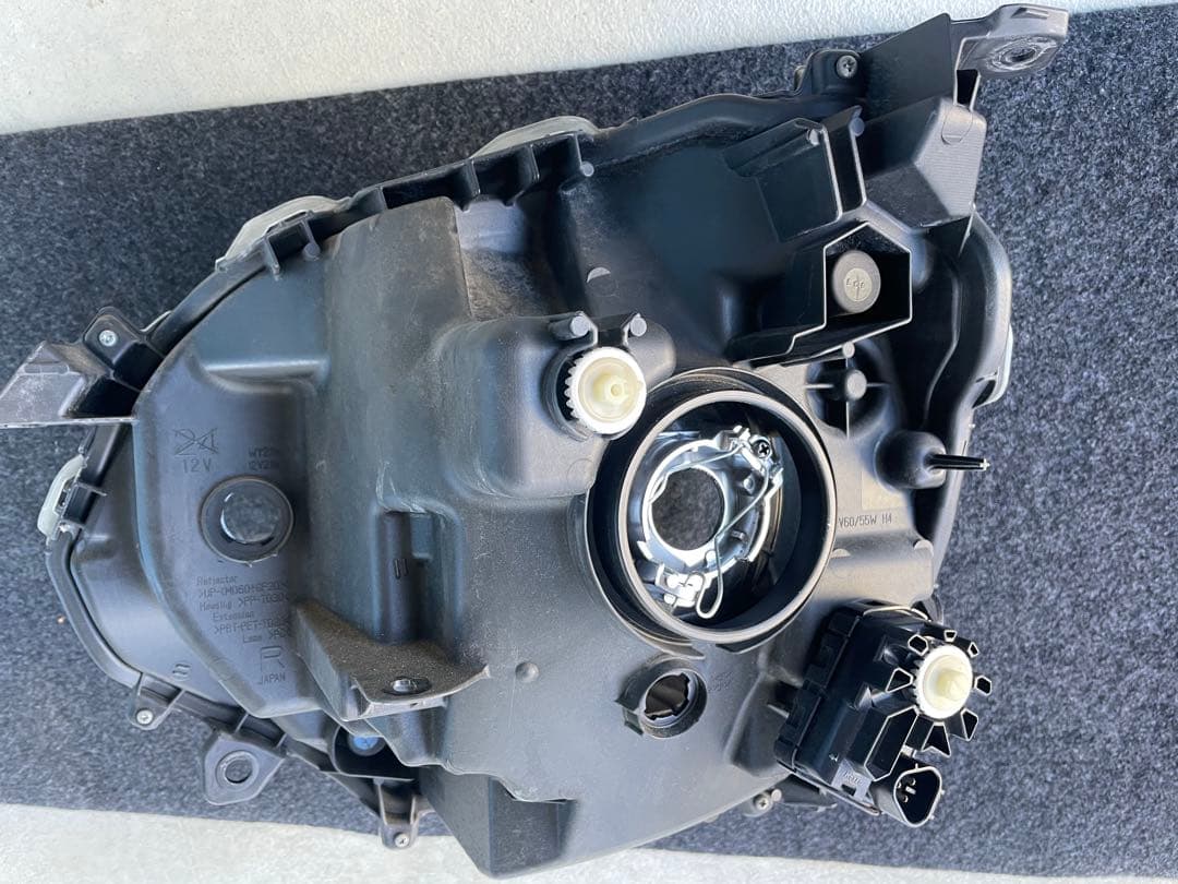 ムーブキャンバス 右ヘッドライト LA800S