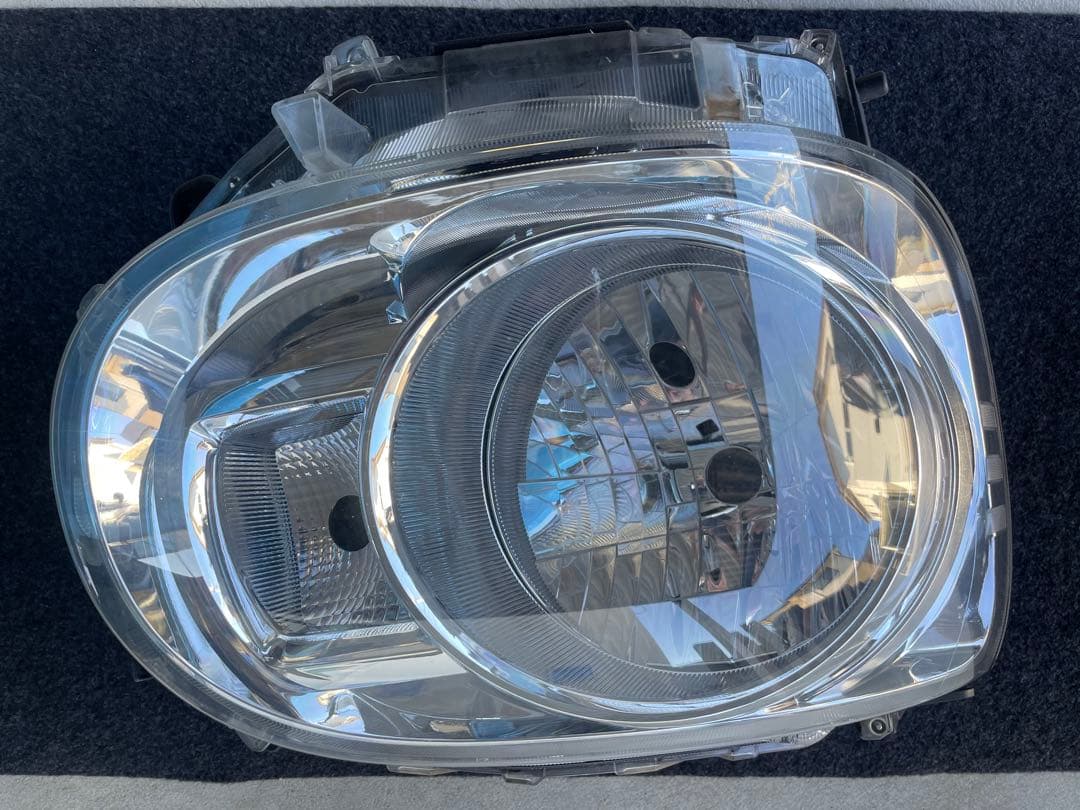 ムーブキャンバス 右ヘッドライト LA800S