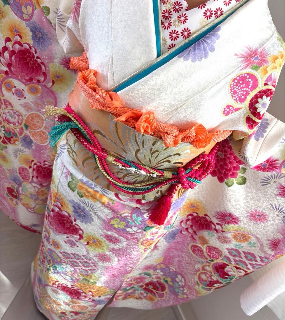未使用に近い　豪華正絹振袖フルセット　縁起柄　華やか　花柄　成人式