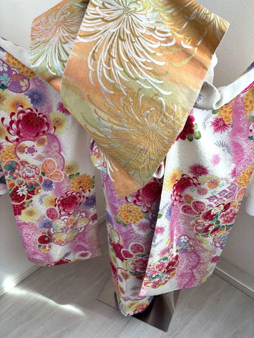 未使用に近い　豪華正絹振袖フルセット　縁起柄　華やか　花柄　成人式