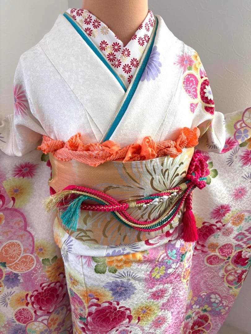 未使用に近い　豪華正絹振袖フルセット　縁起柄　華やか　花柄　成人式