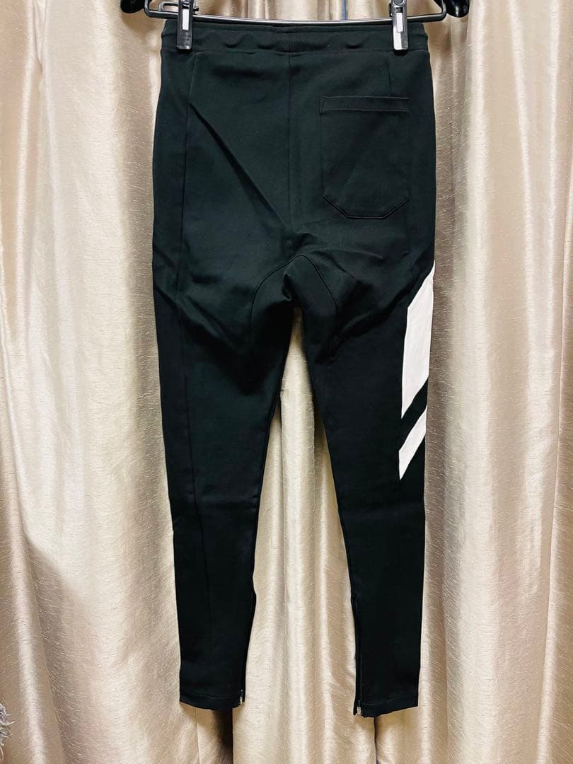 【美品】クロノス CRONOS トレーニングパンツ メンズM 黒/白