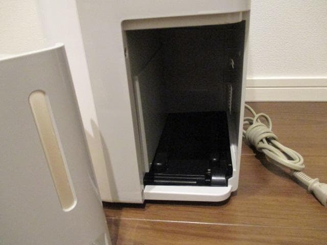 三菱電機　コンプレッサー式　除湿機　サラリ　衣類乾燥除湿機　MJ-M120RX