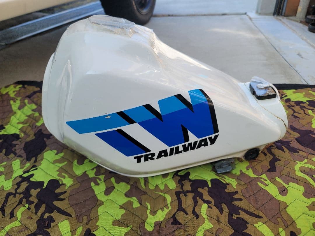 TW200純正ガソリンタンク