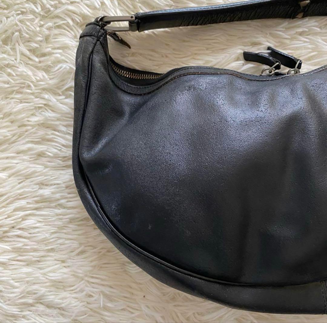 ヴェルサーチ ホーボー ショルダーバック メデューサ レザー スタッズ 黒