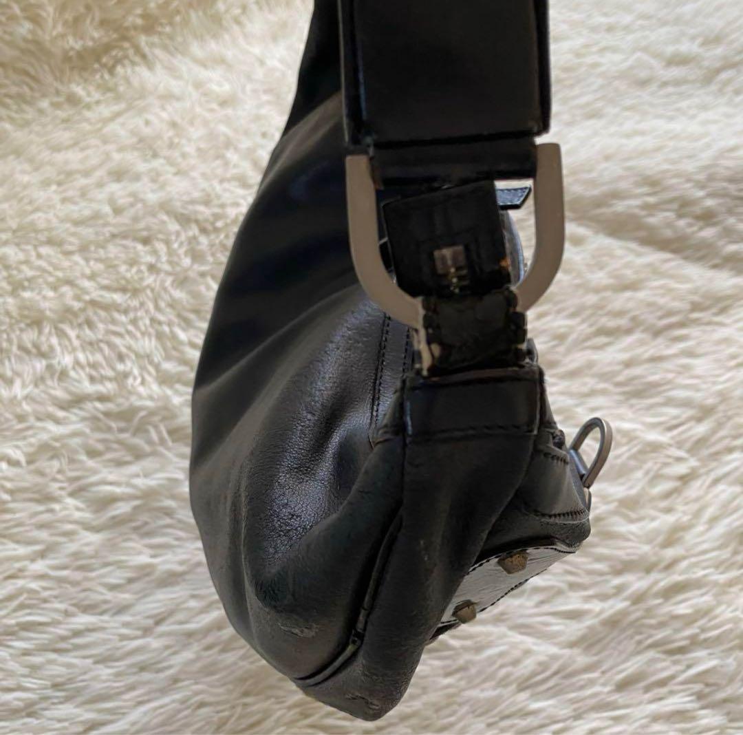 ヴェルサーチ ホーボー ショルダーバック メデューサ レザー スタッズ 黒