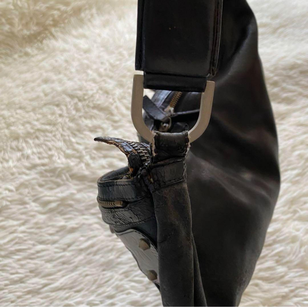 ヴェルサーチ ホーボー ショルダーバック メデューサ レザー スタッズ 黒