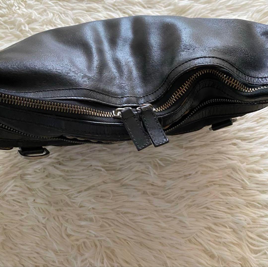 ヴェルサーチ ホーボー ショルダーバック メデューサ レザー スタッズ 黒