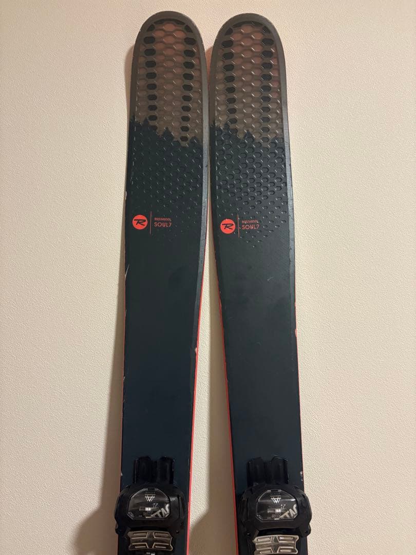 ROSSIGNOL SOUL7 164cm スキー板ビンディングtyrolia