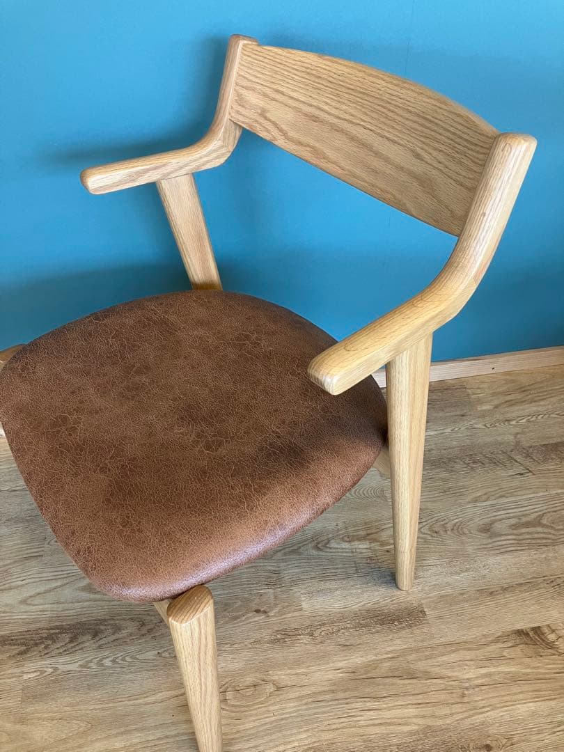 イバタインテリア　RIFACTION CHAIR 展示品