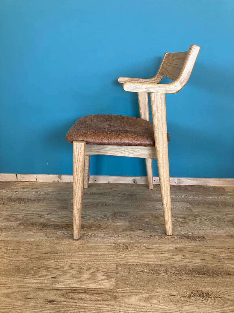 イバタインテリア　RIFACTION CHAIR 展示品