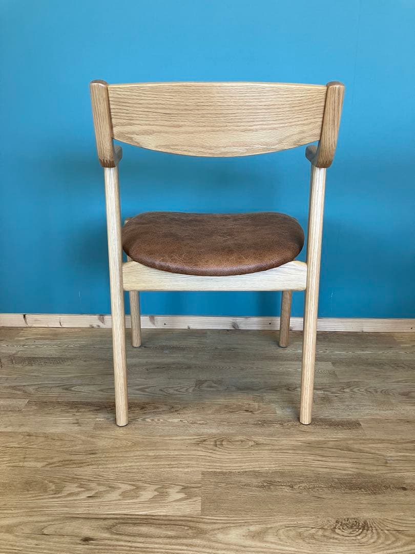 イバタインテリア　RIFACTION CHAIR 展示品
