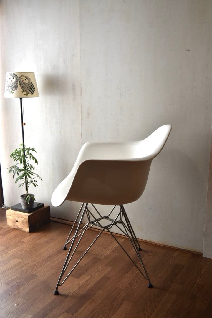 Herman Miller Esmes Arm chair ②