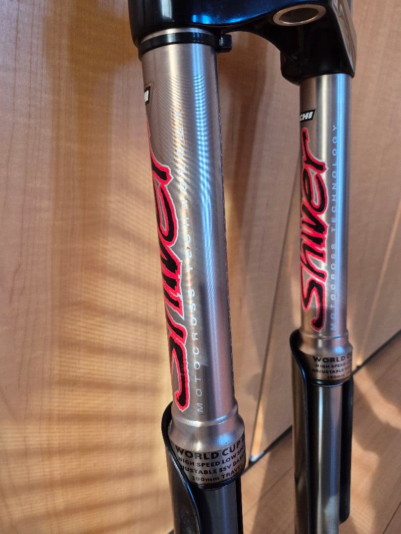 マルゾッキ shiver MTB 用倒立フロントフォーク