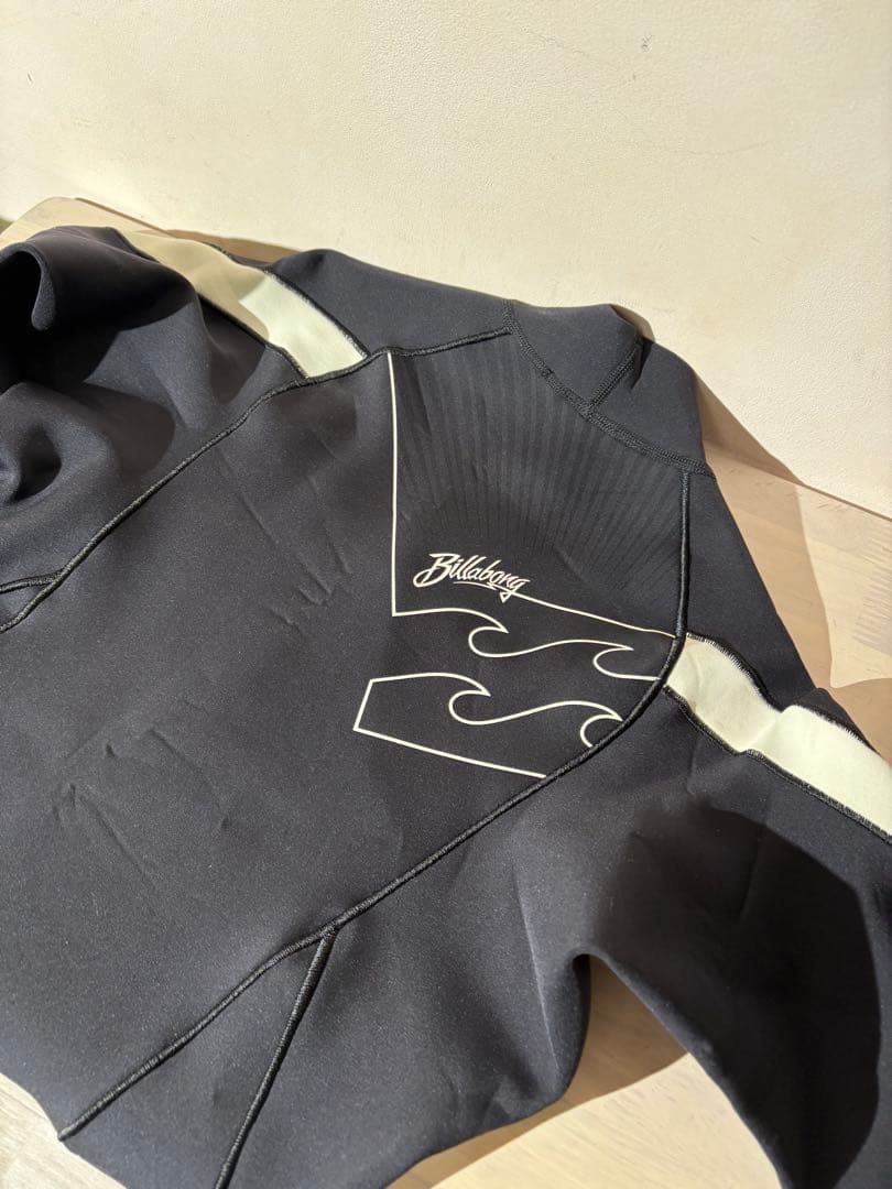 BILLABONG ウェットスーツ 黒　新品　M