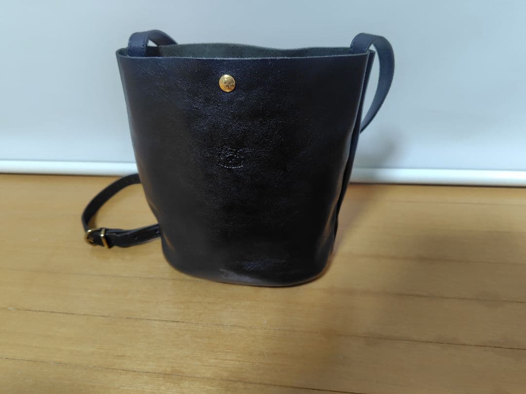 イルビゾンテ　ショルダーバッグ 　ミニバケツ型2WAY　クロスボディバッグ　黒