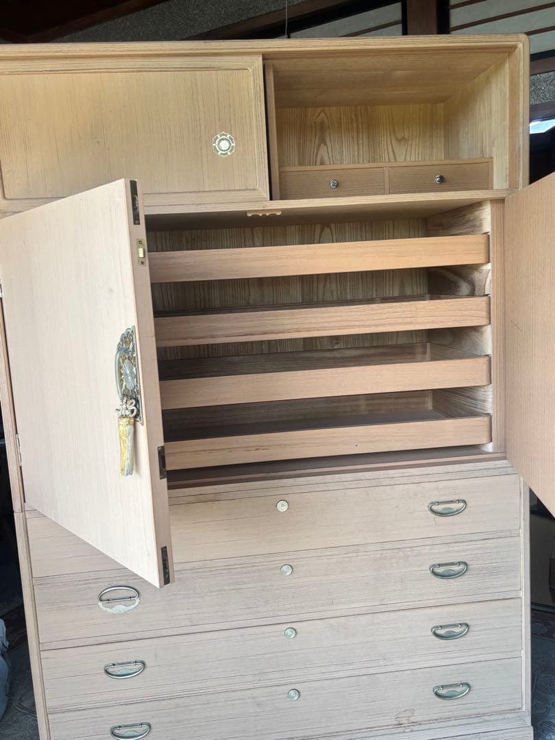 【専用】総桐箪笥 可動棚付き 収納力抜群