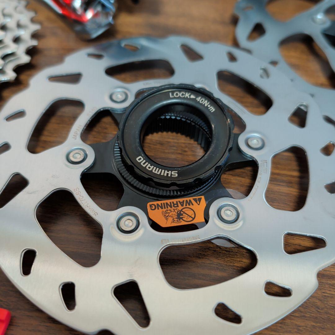 ね*い様 【新品】SHIMANO シマノ 105 R7020 油圧ディスク コン