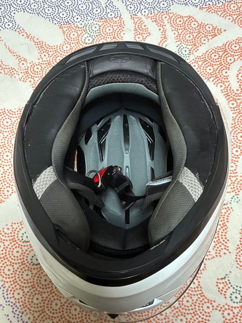 美品Kabuto カムイフルフェイスヘルメット ホワイトL