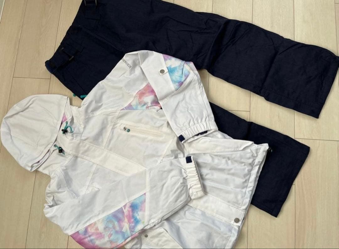 スノーボードウェア　スキーウェア