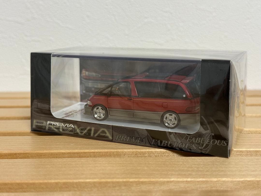 Fabulous 1/64 toyota previa (レッド)
