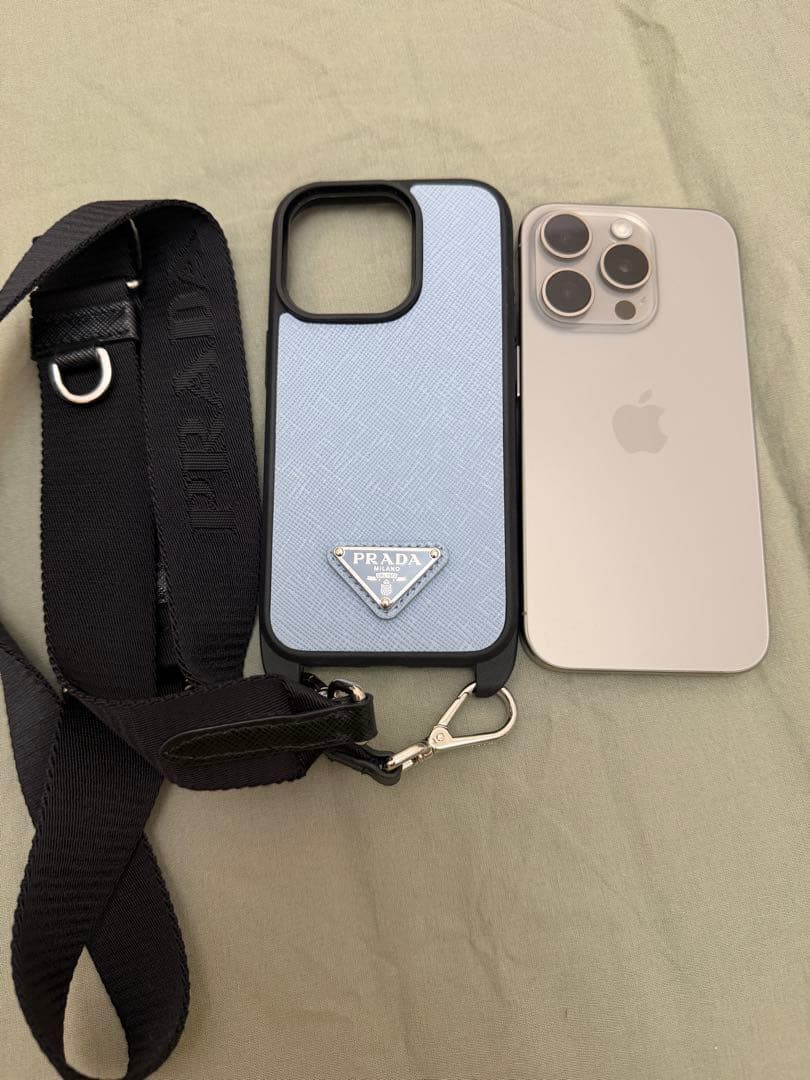 ままん☆です。 PRADA iPhoneケース