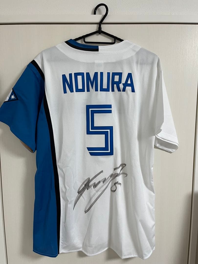 FIGHTERS 野村佑希選手 サイン入りユニフォーム