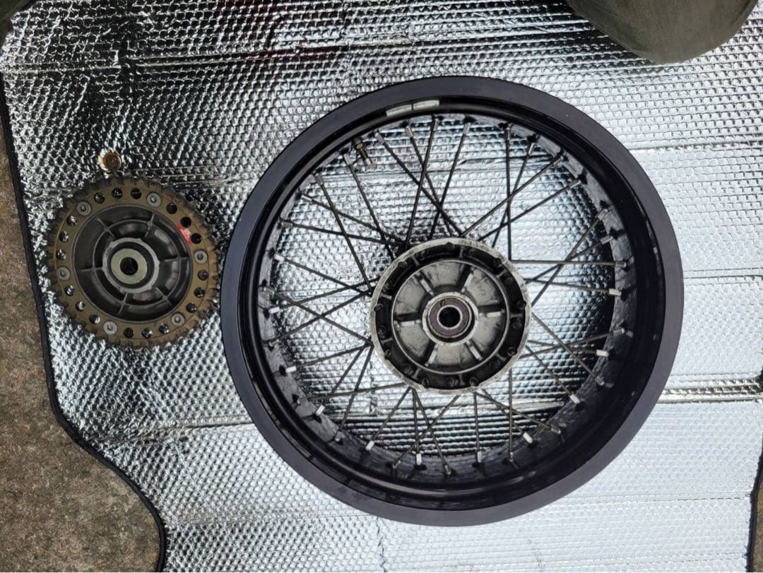 DRZ400SM リアホイール