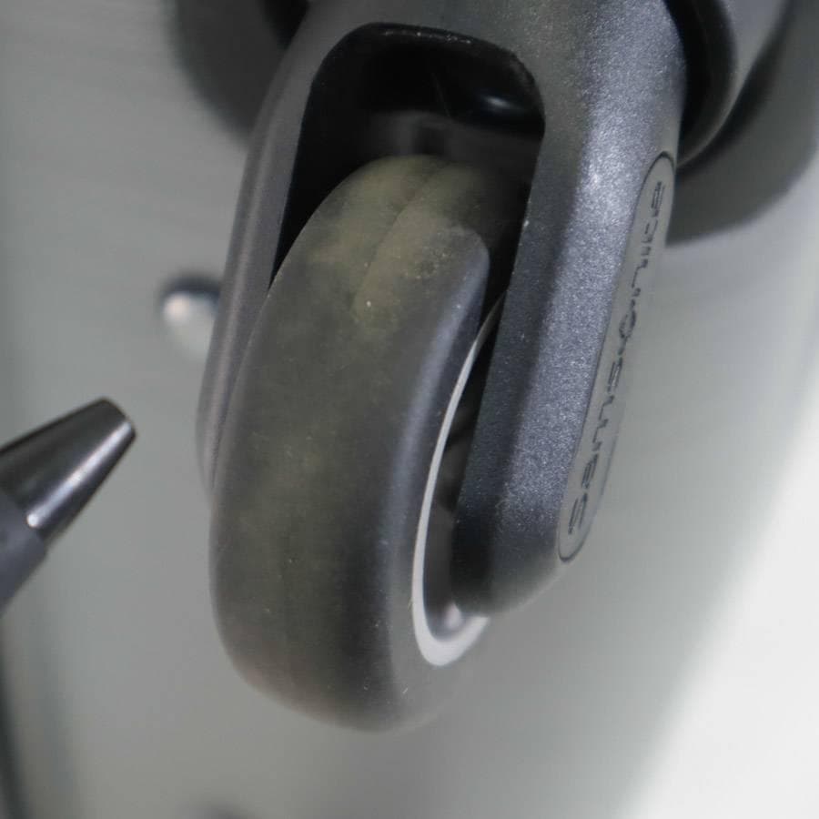 展示品 サムソナイト ジッププラス スーツケース 機内持ち込みサイズ シルバー