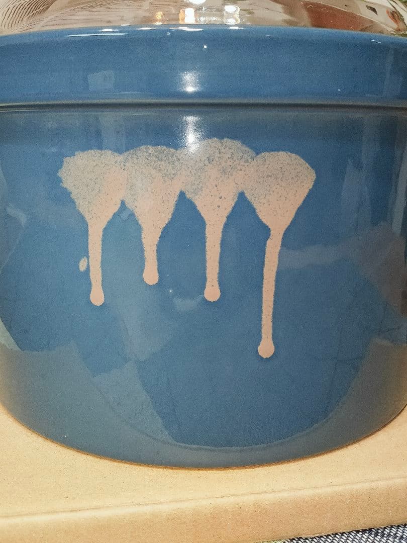 【レア・新品未使用・美品】常滑焼 久松窯 甕 6.5号 ガラス製ふた付き 藍色